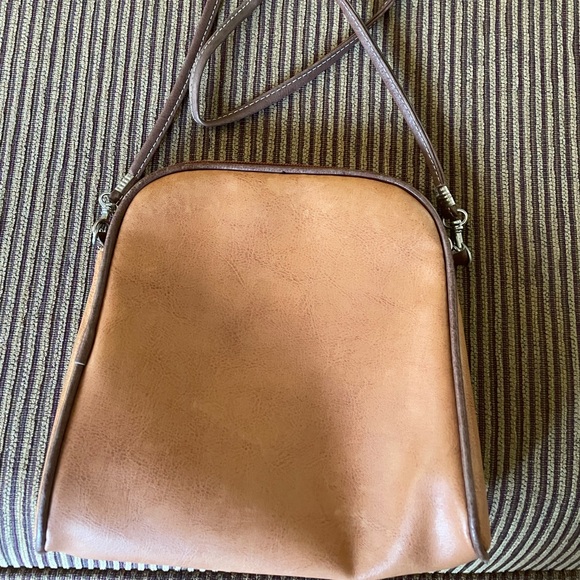 VINTAGE GUCCI LEATHER CROSSBODY BAG - Picture 3 of 5
